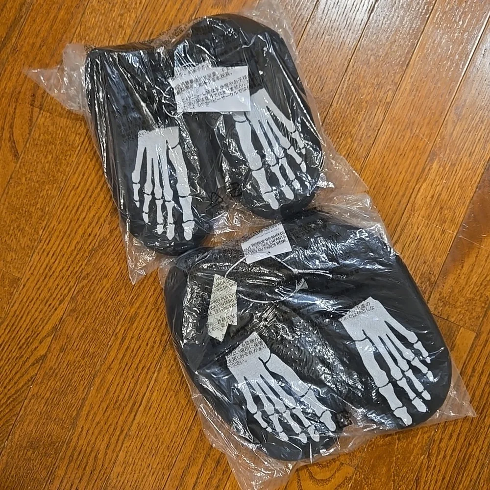NWT Old Navy Gender Neutral Skeleton Slippers